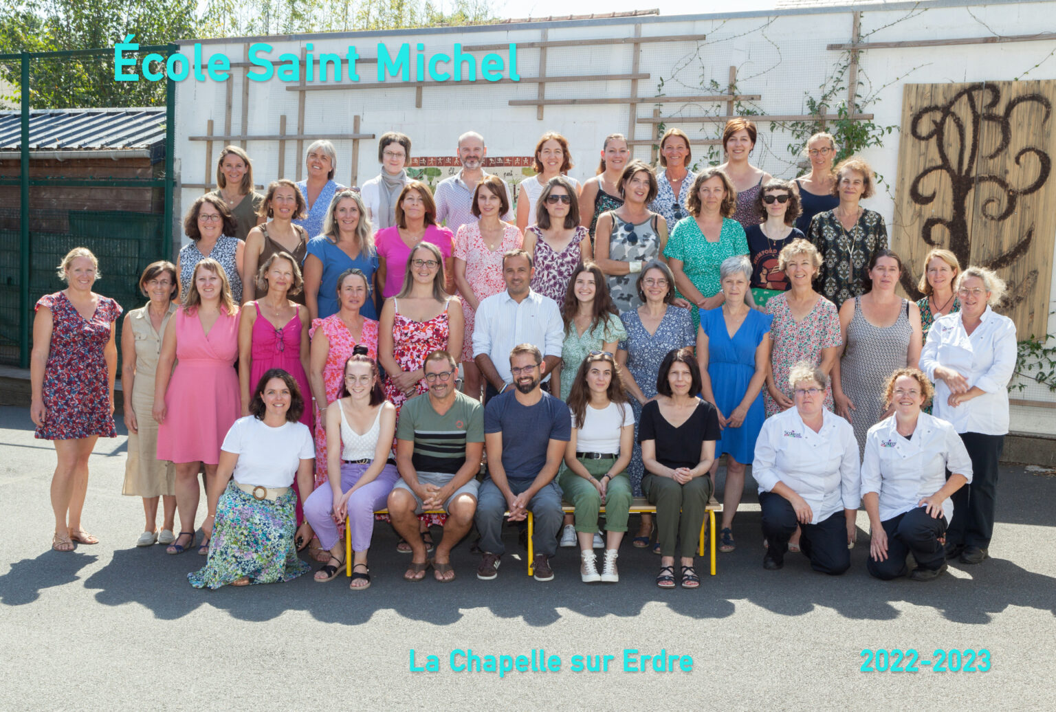 Le personnel de lécole Ecole St Michel La Chapelle sur Erdre